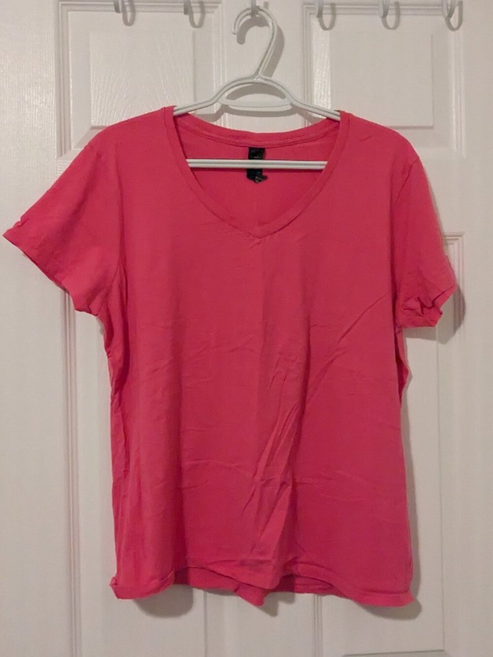Hanes nano-t short sleeve v-neck neck tee size XL